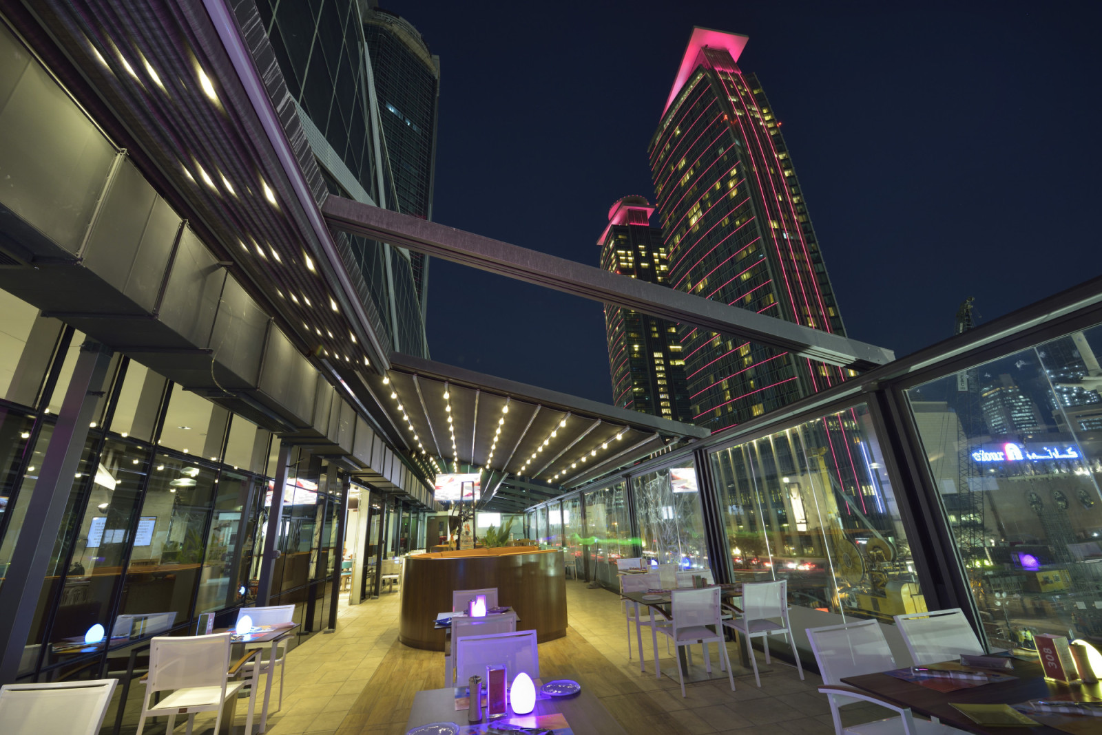 Commercial Applications: Pergolas & Shading Solutions for Hotels, Resorts, and Cafés in the UAE