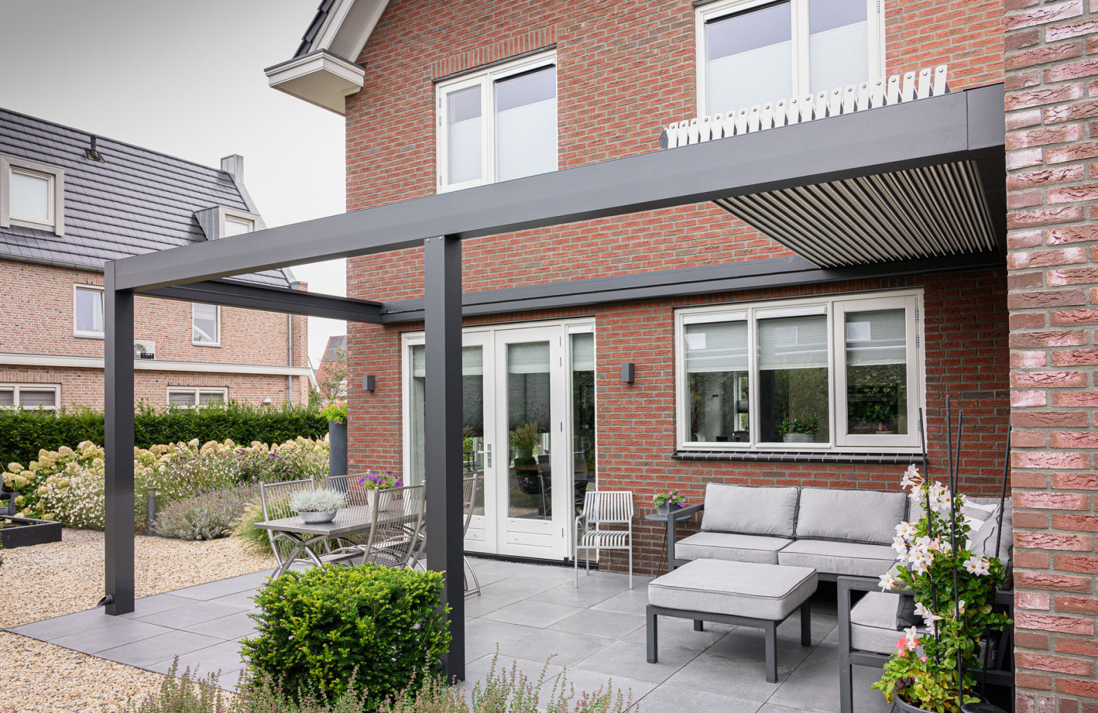 Residential Comfort: Skyroof Prestige Model Redefining Dutch Garden Terraces