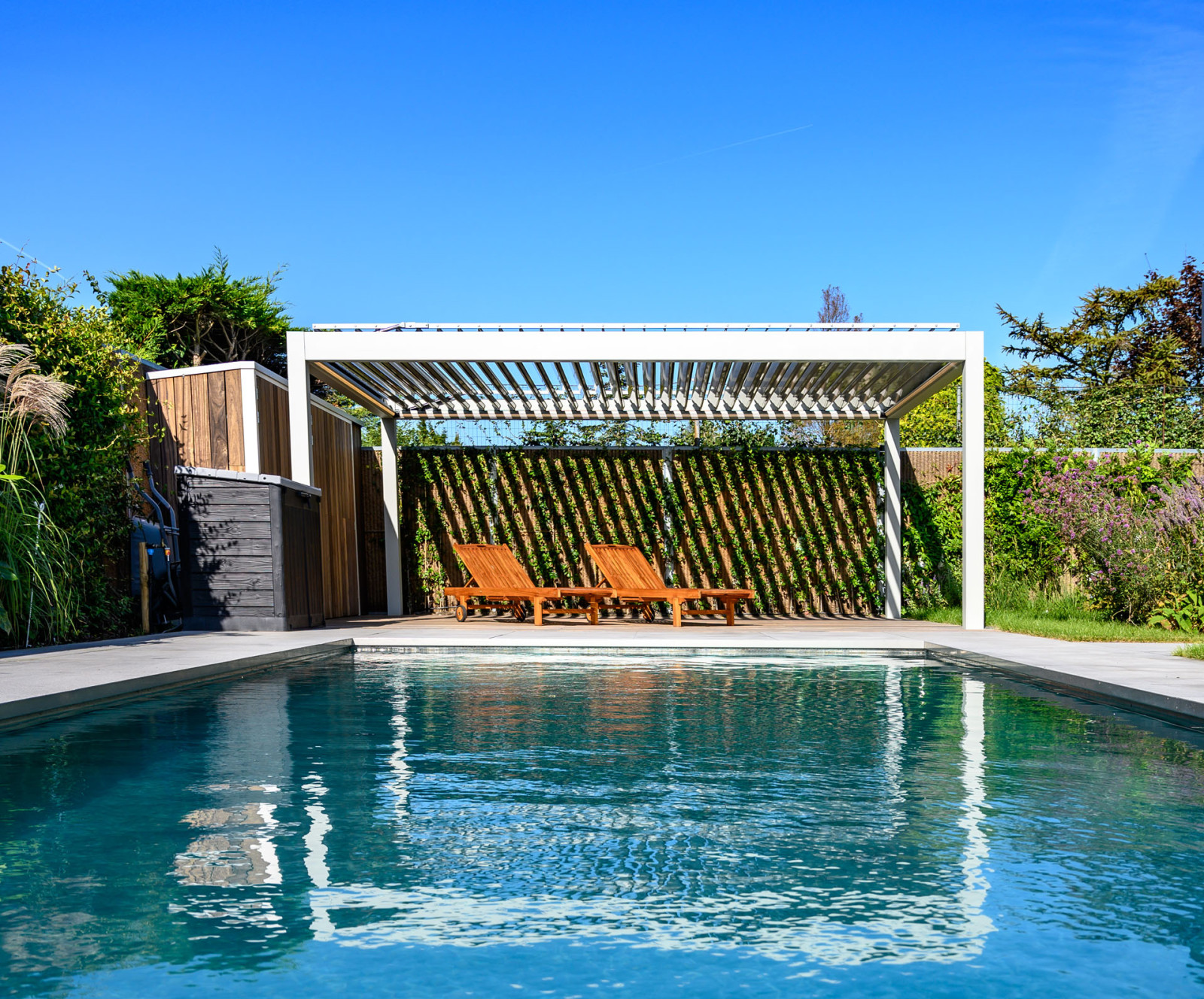 Seamless Outdoor Living: Skyroof Plus Pergolas Setting the Standard in the Netherlands