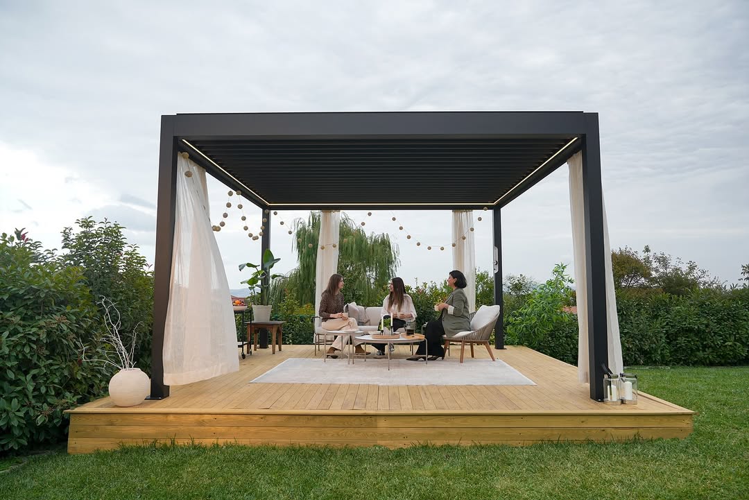 What Is a Manual Pergola? Features, Benefits, and Ideal Uses